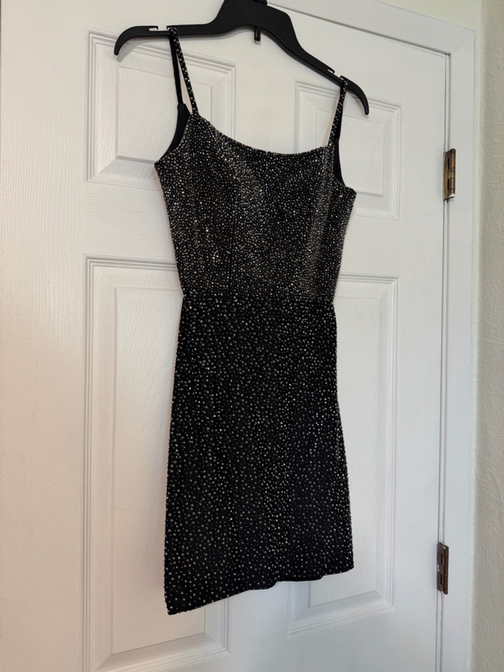 Elegant Black Sparkle Spaghetti-Strap Prom Dress